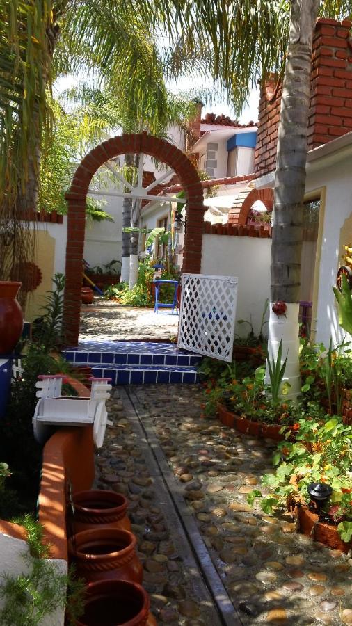 Welcome To Casa Viva Mexico 3-bedrooms 2-bathroms 6-guests Close To Shoping Center & Tijuana