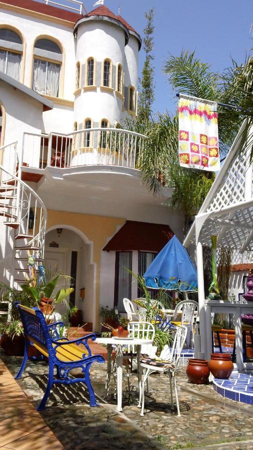 Welcome To Casa Viva Mexico 3-bedrooms 2-bathroms 6-guests Close To Shoping Center & Villa