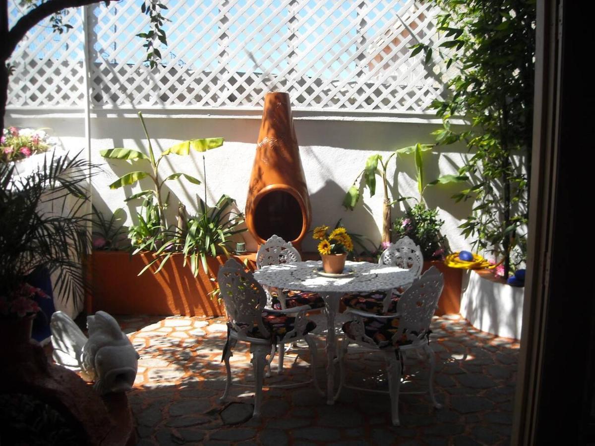 Welcome To Casa Viva Mexico 3-bedrooms 2-bathroms 6-guests Close To Shoping Center & Villa Tijuana