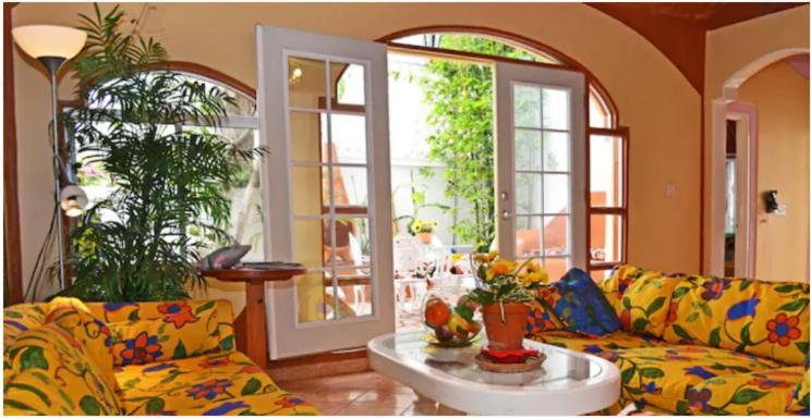 Welcome To Casa Viva Mexico 3-bedrooms 2-bathroms 6-guests Close To Shoping Center & Villa